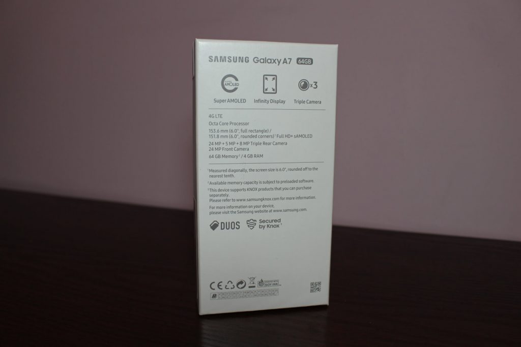Recenzja Samsung Galaxy A7 (2018) - test możliwości samsungowej hatterii 11 Samsung Galaxy A7 pudełko