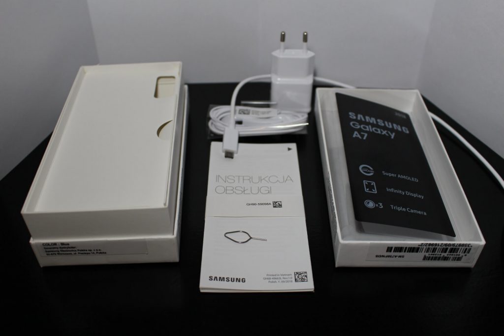 Recenzja Samsung Galaxy A7 (2018) - test możliwości samsungowej hatterii 12 Samsung Galaxy A7 pudełko