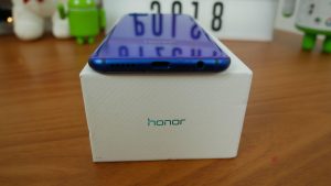 Honor 10 to telefon, który "przyciąga wyglądem i zatrzymuje charakterem" 18 honor 10