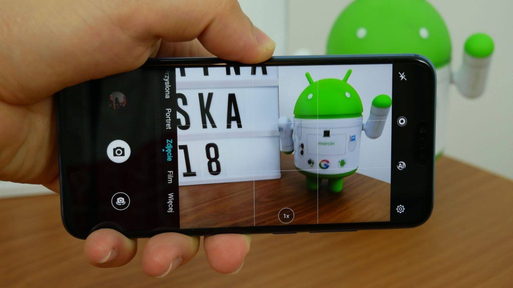 Honor 10 to telefon, który "przyciąga wyglądem i zatrzymuje charakterem" 32 honor 10