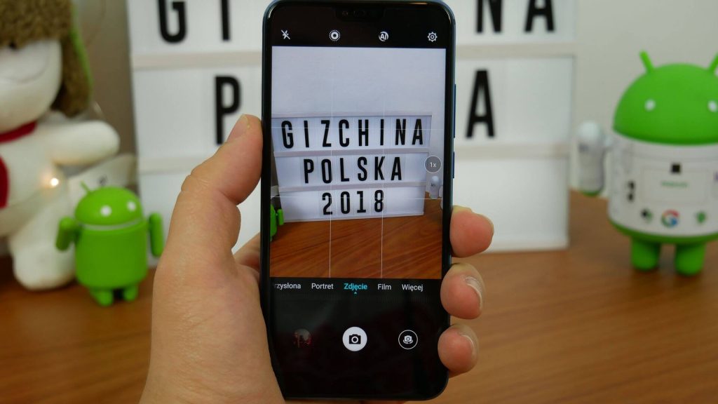 Honor 10 to telefon, który "przyciąga wyglądem i zatrzymuje charakterem" 33 honor 10