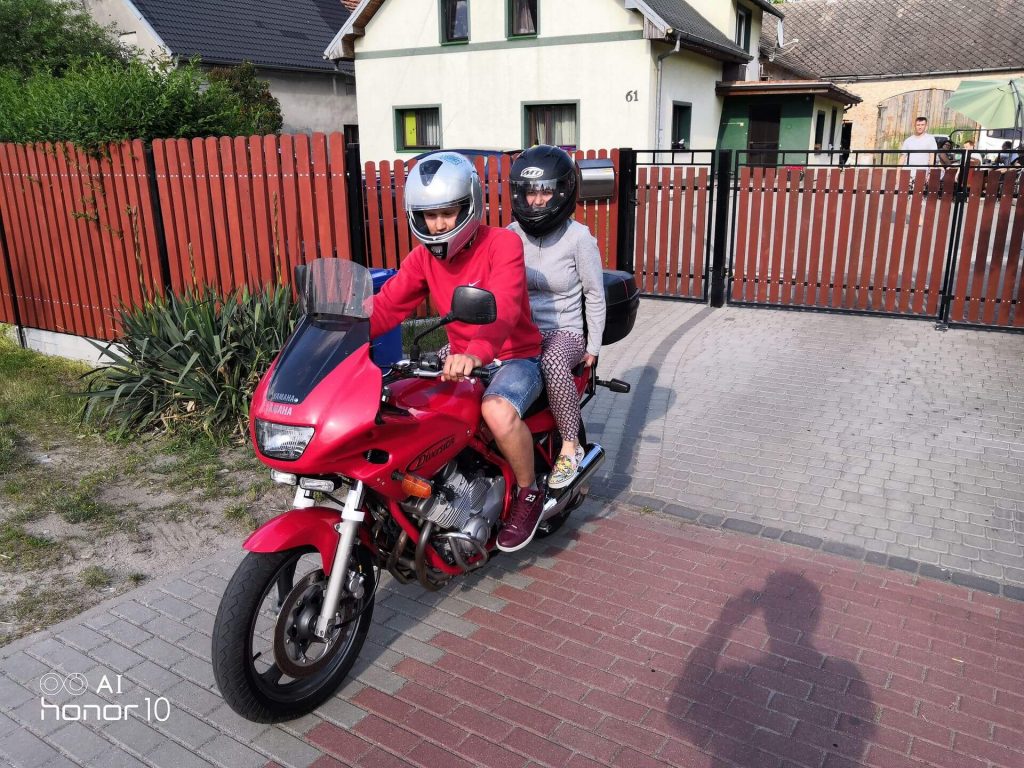 Honor 10 to telefon, który "przyciąga wyglądem i zatrzymuje charakterem" 50 Honor 10 to telefon, który "przyciąga wyglądem i zatrzymuje charakterem"