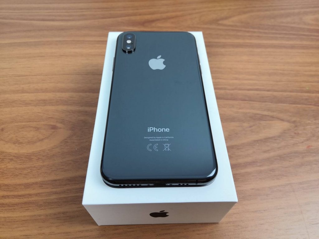 iPhone XS w rękach fana chińskiej elektroniki. Pierwsze spotkanie ze sprzętem Apple! 13 iphone xs