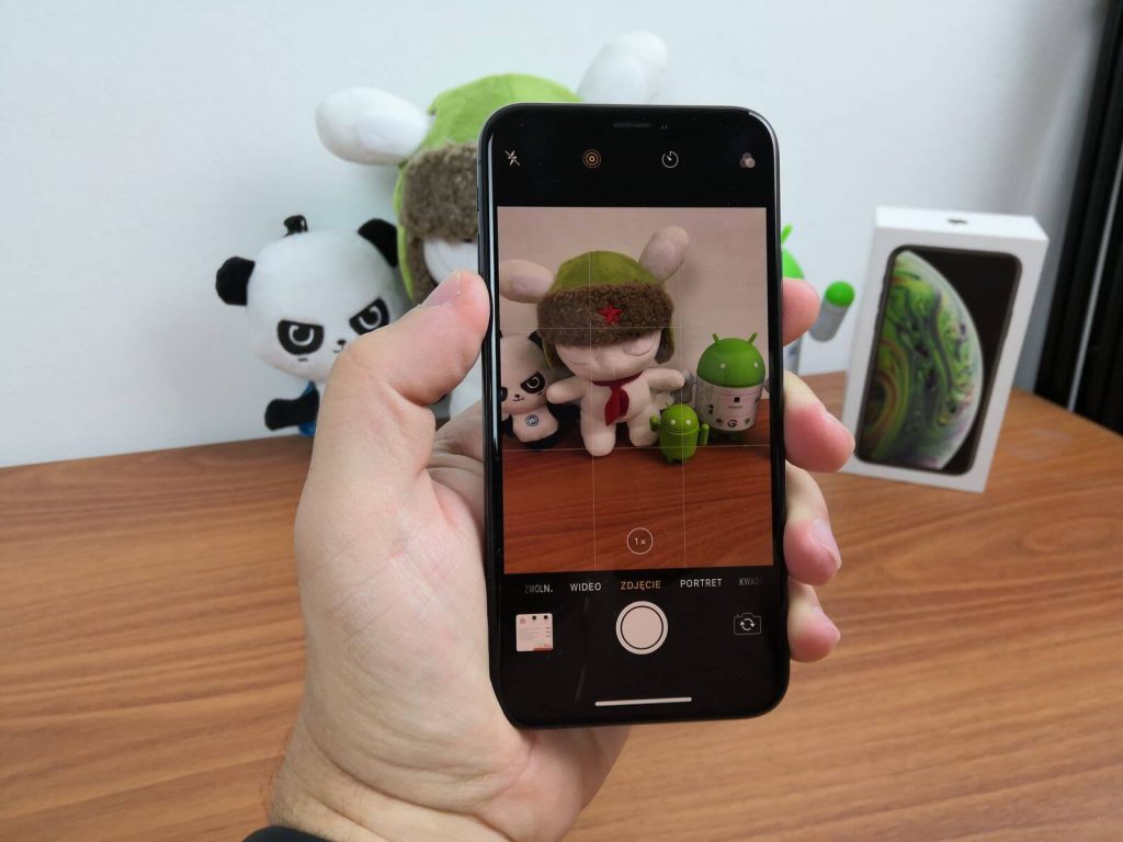 iPhone XS w rękach fana chińskiej elektroniki. Pierwsze spotkanie ze sprzętem Apple! 25 iphone xs