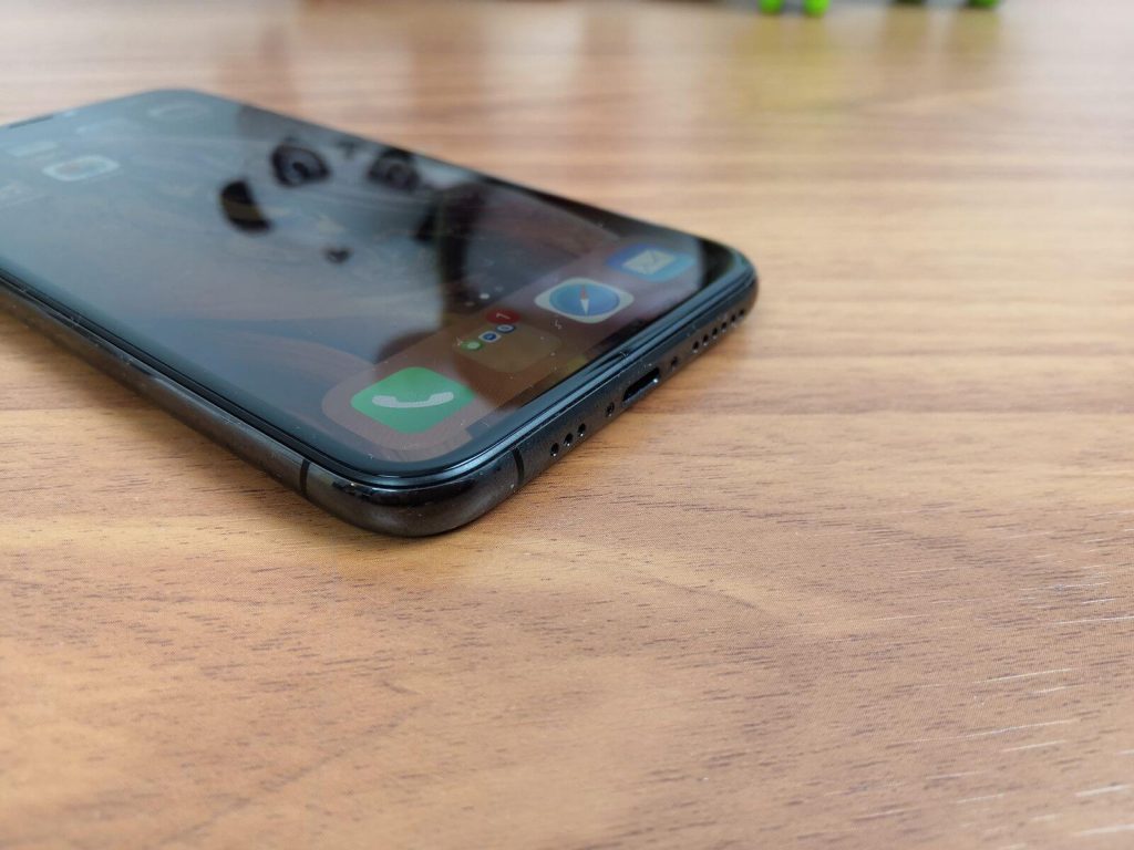 iPhone XS w rękach fana chińskiej elektroniki. Pierwsze spotkanie ze sprzętem Apple! 14 iphone xs