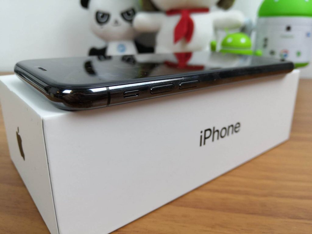 iPhone XS w rękach fana chińskiej elektroniki. Pierwsze spotkanie ze sprzętem Apple! 22 iphone xs