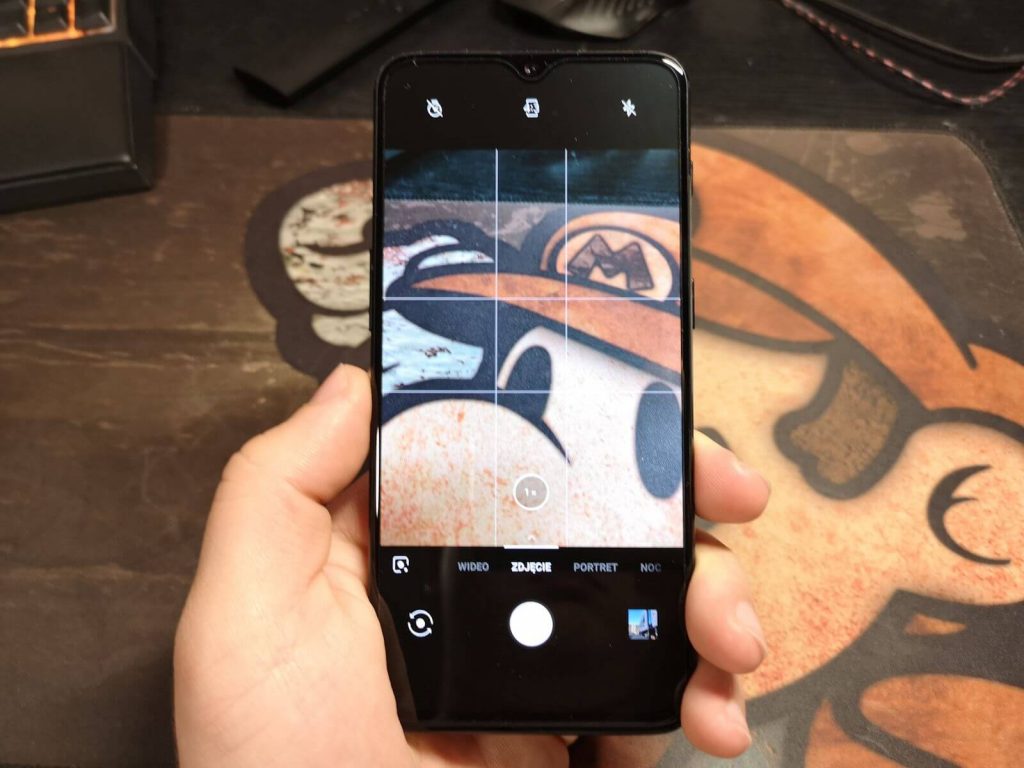 OnePlus 6T jest tylko ewolucją. I to bardzo delikatną... 25 oneplus 6t