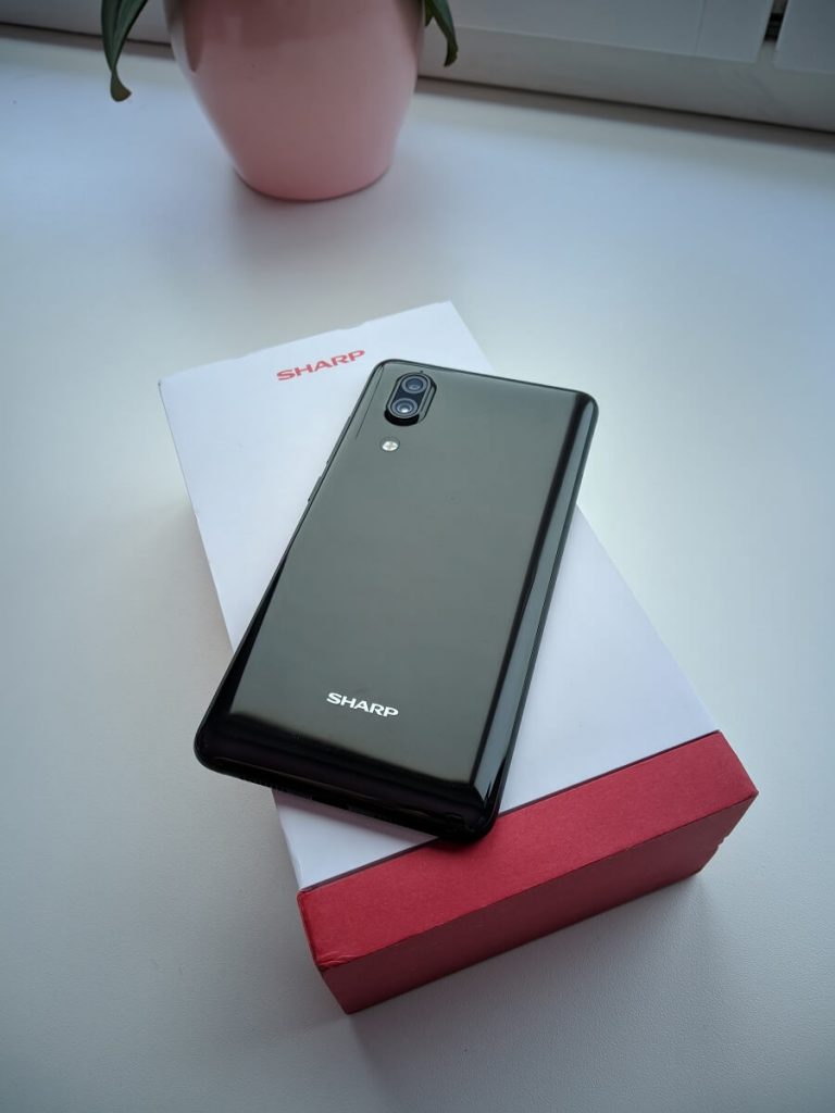 Recenzja Sharp Aquos S2, bardzo ciekawego bezramkowca 14 sharp aquos s2 tył