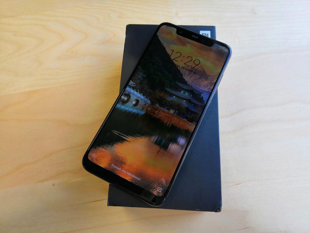 Recenzja Xiaomi Mi 8 - przy nim producent się nie popisał 17 xiaomi mi 8