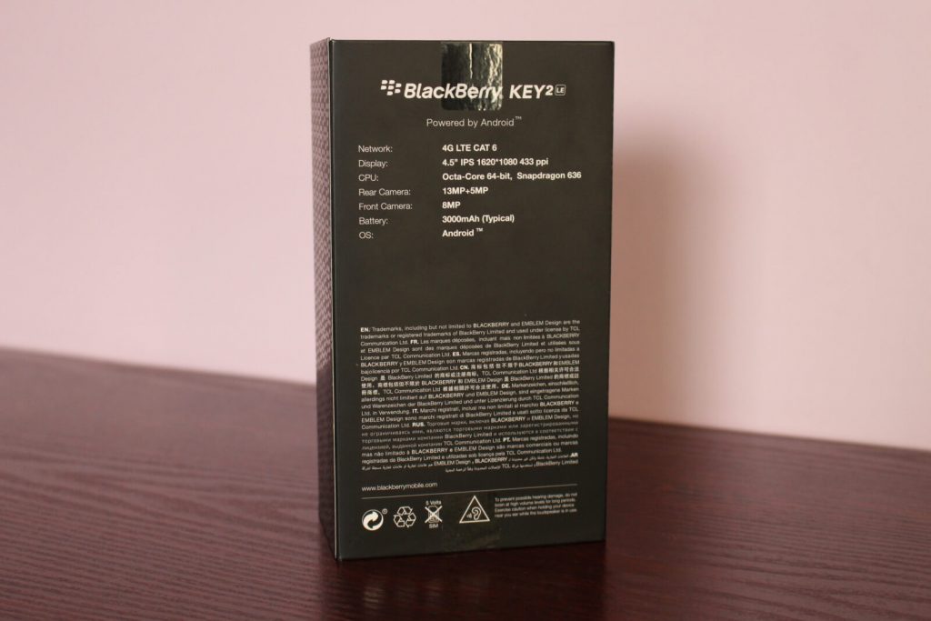 Recenzja BlackBerry KEY2 LE - tańszej jeżynki z klawiaturą 12 BlackBerry KEY2 LE