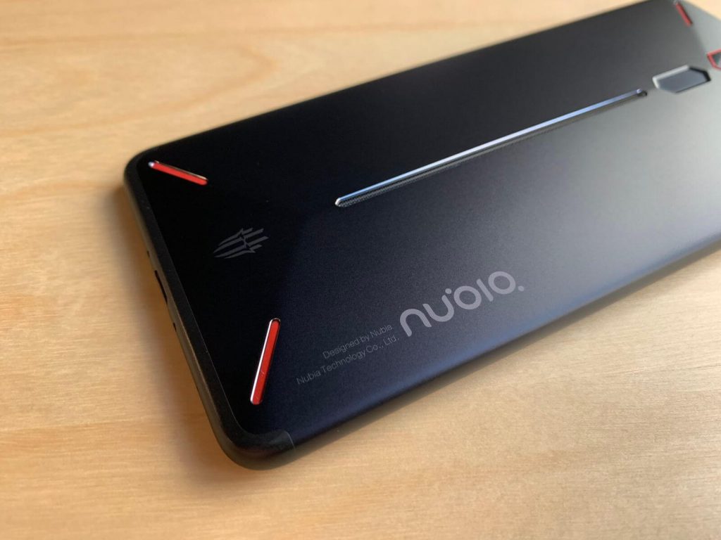 Nubia Red Magic to telefon nie tylko dla graczy, chociaż obudowa świeci 18 nubia red magic