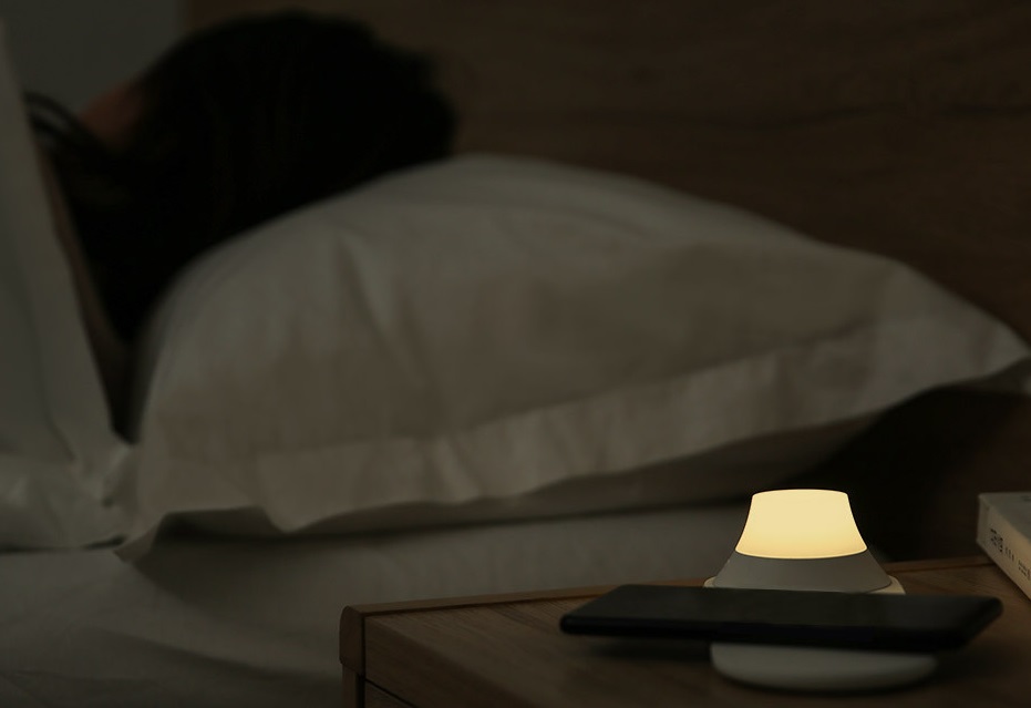 Xiaomi Yeelight prezentuje lampkę nocną z podkładką ładującą telefon 11 Xiaomi Yeelight Wireless Charger 4