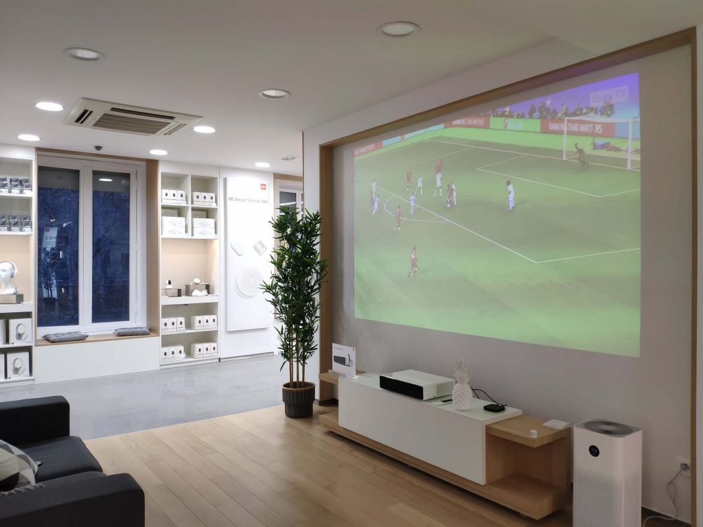 Największy w Europie sklep Xiaomi otworzyło w Paryżu na Champs Élysées - zaraz obok salonu Apple 15 mi store paryż 7