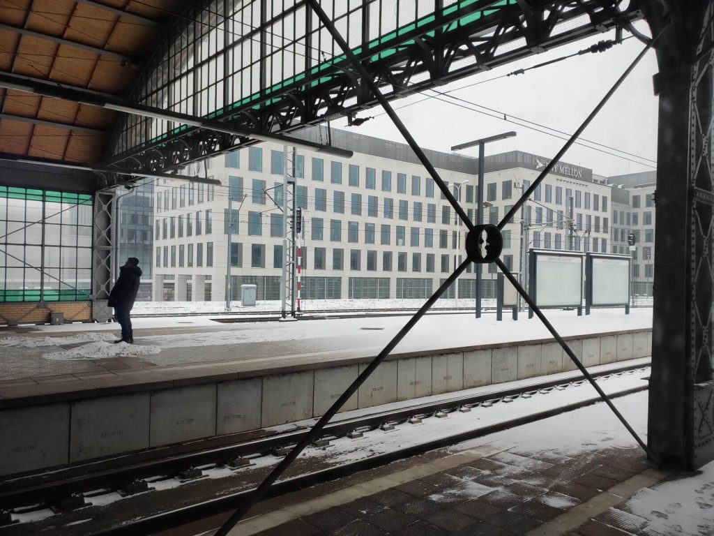 OPPO RX17 Pro to świetny telefon, tylko ta cena... 28 OPPO RX17 Pro to świetny telefon, tylko ta cena...