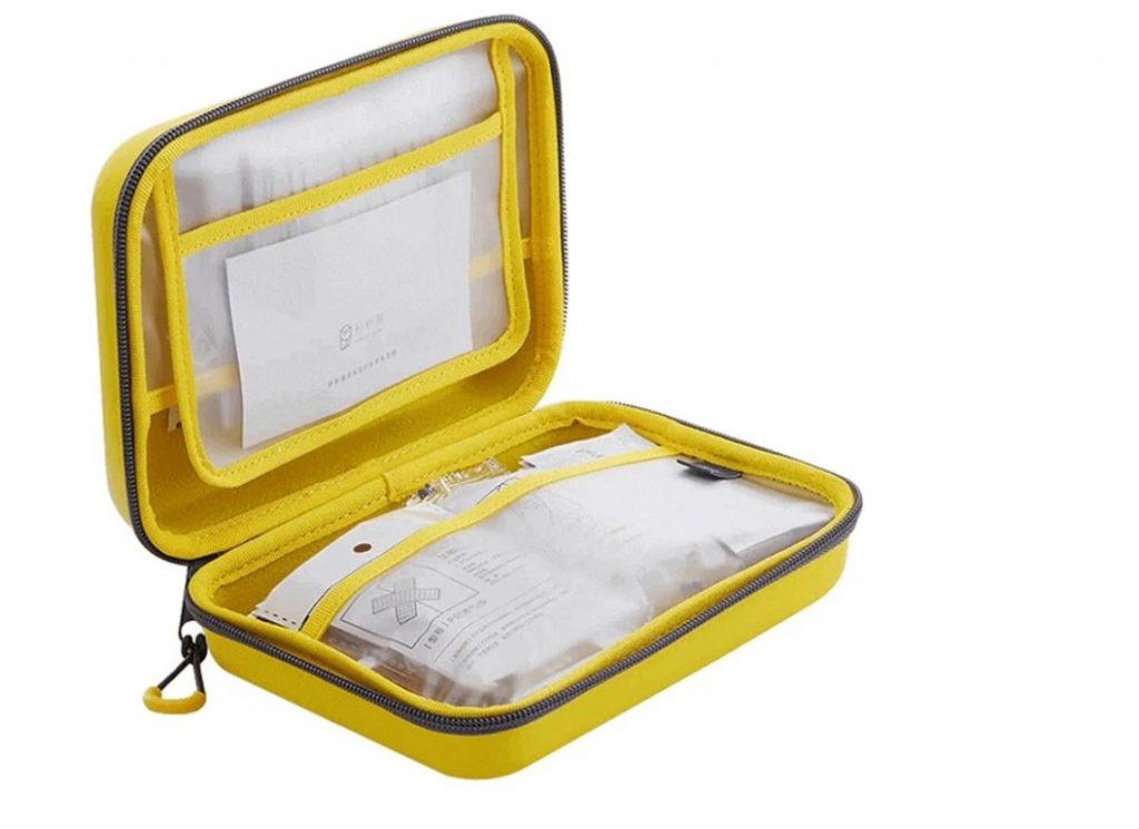 Xiaomi do swojej oferty wprowadza kolejny niesmartfonowy produkt. Tym razem przyszedł czas na apteczkę 11 Xiaomi do swojej oferty wprowadza kolejny niesmartfonowy produkt. Tym razem przyszedł czas na apteczkę