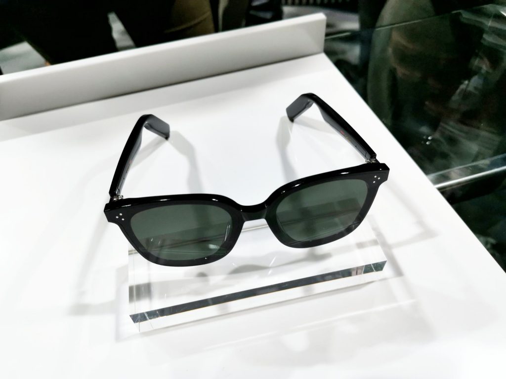 Huawei zaprezentował nowe akcesoria w Paryżu: słuchawki, powerbank oraz... inteligentne okulary 15 huawei glasses