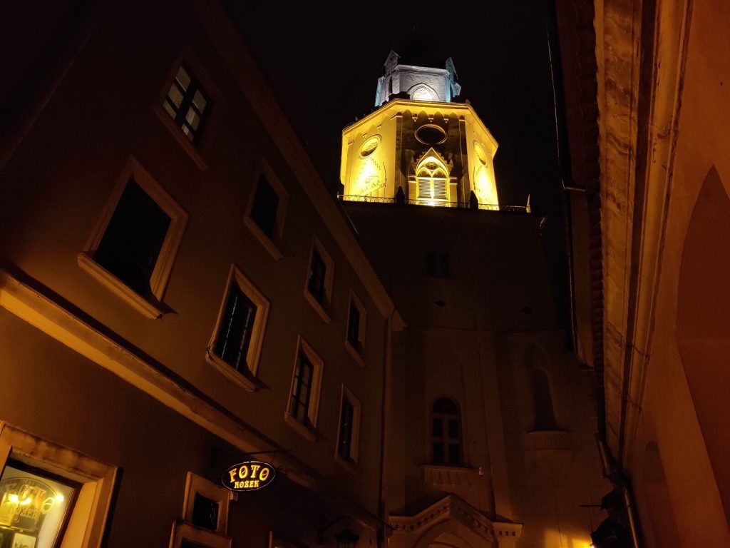 Recenzja Meizu X8, niezłego średniaka z jednym "ale"... 31 meizu x8