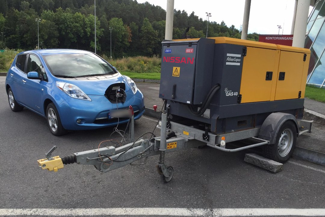 Tesla zaskakuje – nowy Mobile Supercharger pojawił się w rękach pierwszych beta-testerów! 12 Nissan Leaf Range Extender