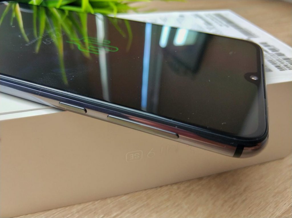 Czy tańsza wersja flagowca Xiaomi ma sens? Recenzja Xiaomi Mi 9 SE 17 xiaomi mi 9 se (7)