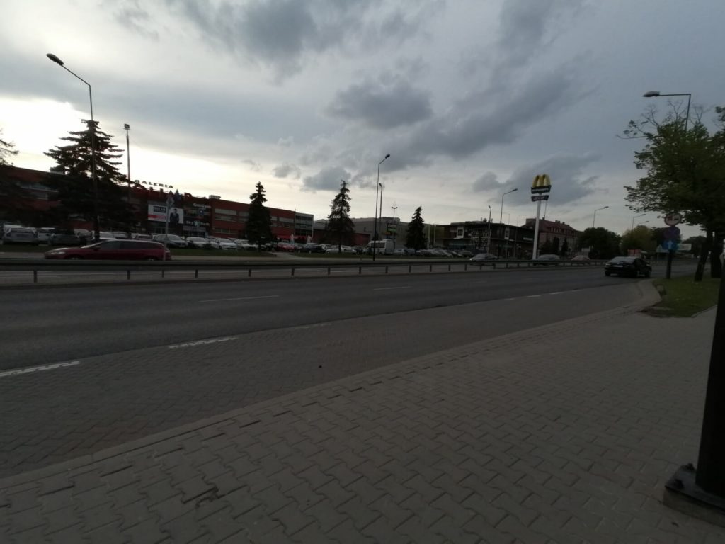 Recenzja Huawei P30 Lite, naprawdę pięknego smartfonu, który zadowoli większość użytkowników, ale jeszcze nie teraz... 33 huawei p30 lite zdjęcie