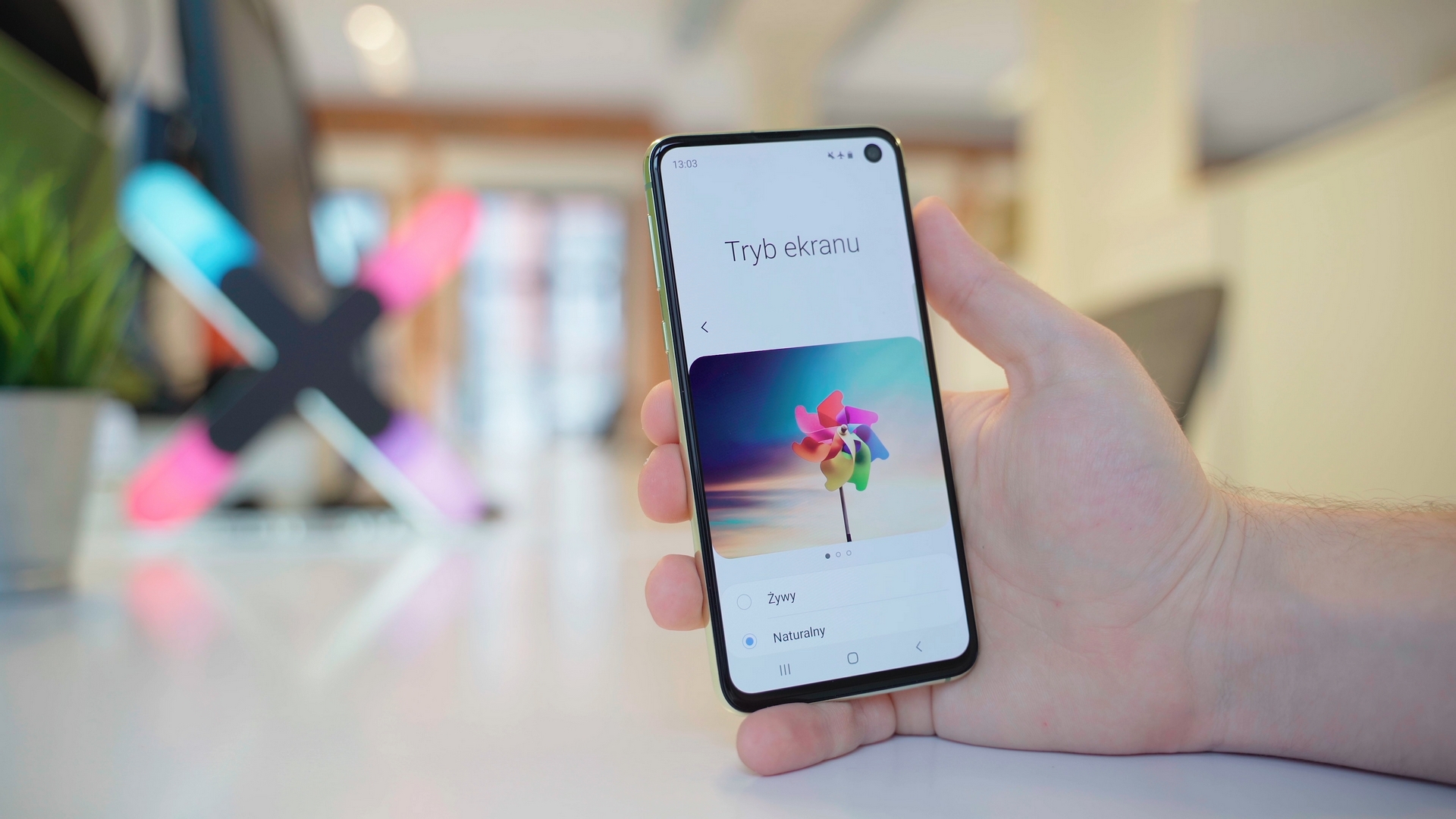Samsung Galaxy S10e to kompaktowy flagowiec z prawdziwego zdarzenia – recenzja 21 Samsung Galaxy S10e