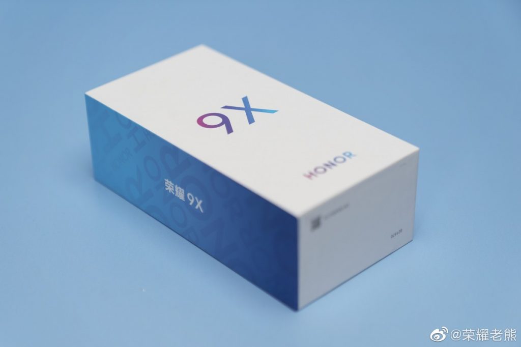 Wiemy jak będzie wyglądał Honor 9X. Telefon sprawdzono w AnTuTu 13 Honor 9X pudełko