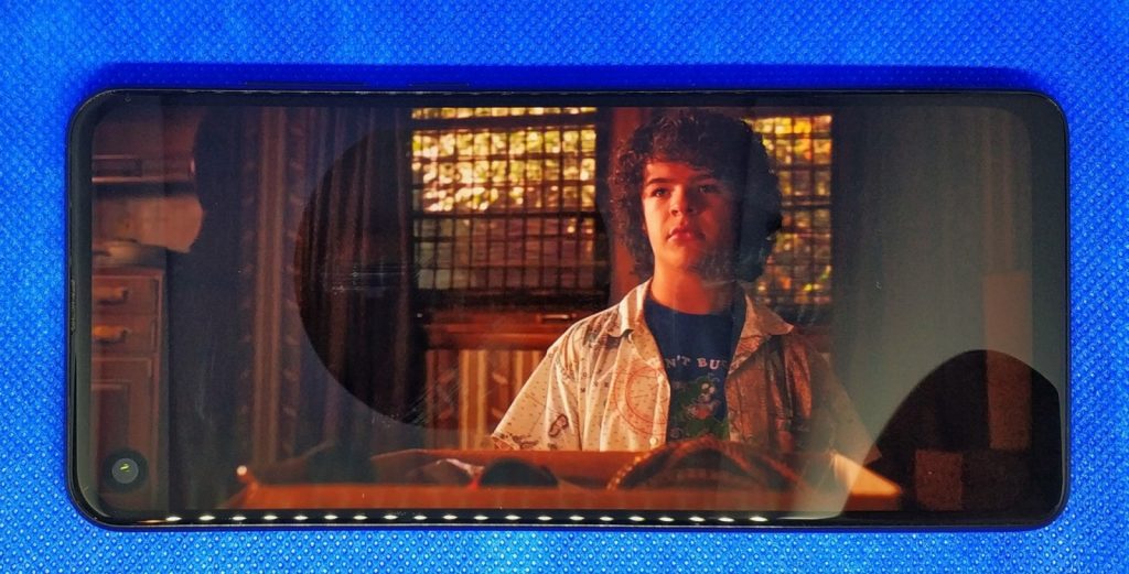 Recenzja Motorola One Vision – telefonu z „dziuro” w ekranie 47 Motorola One Vision ekran