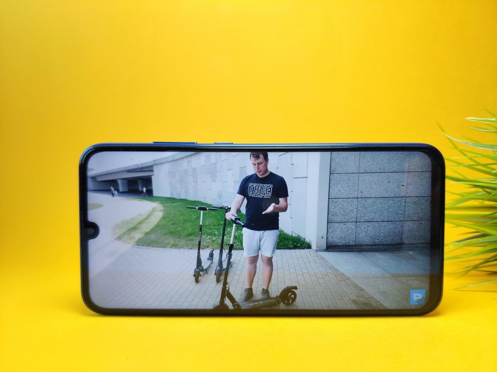 Średniopółkowy smartfon, który chyba będzie hitem u operatorów - recenzja Honor 20 Lite 18 honor 20 lite