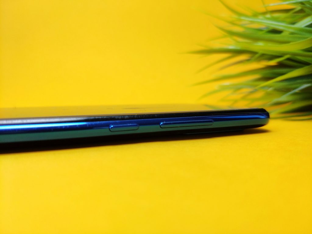 Średniopółkowy smartfon, który chyba będzie hitem u operatorów - recenzja Honor 20 Lite 17 honor 20 lite