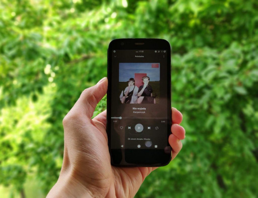 skROOT: Spotify pozwoli na współtworzenie kolejki odtwarzania oraz ktoś uruchomił Linuksa na Kindle Paperwhite 3
