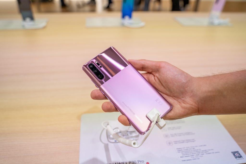 Huawei na targach IFA - dwa nowe kolory P30 Pro, słuchawki FreeBuds 3 oraz Kirin 990 14 Huawei na targach IFA - dwa nowe kolory P30 Pro, słuchawki FreeBuds 3 oraz Kirin 990