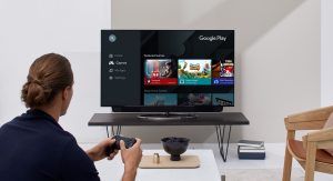 Pierwszy telewizor OnePlus z systemem Android TV zaprezentowany 17 oneplus tv q1 granie z padem
