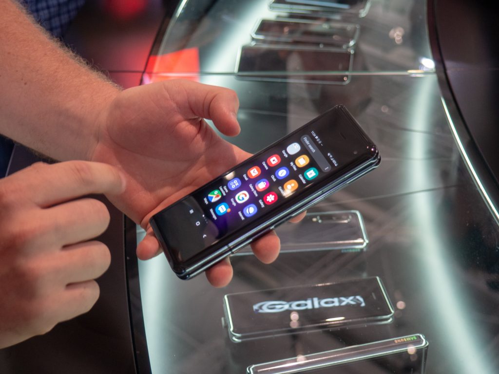 Samsung chwali się liczbą sprzedanych Galaxy Foldów. Przyznam, że spodziewałem się gorszego wyniku