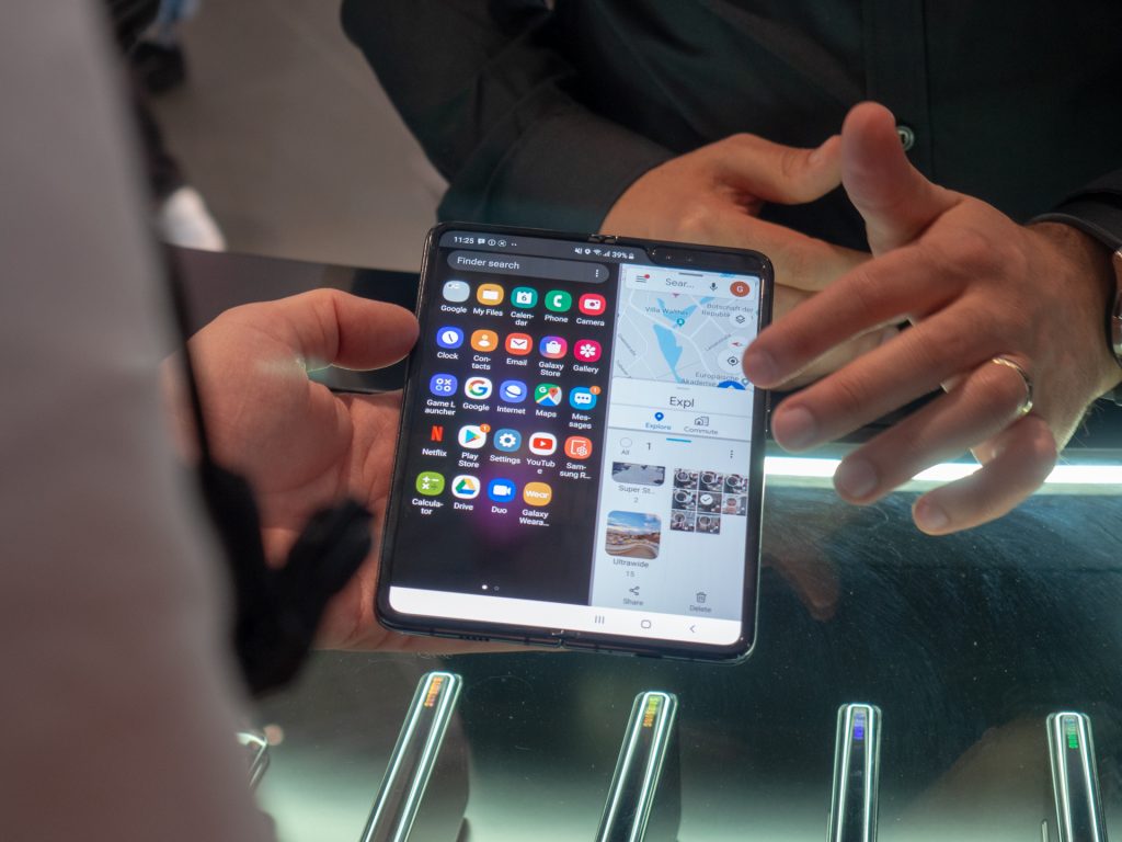 Samsung planuje w przyszłym roku sprzedać ogromną liczbę składanych smartfonów