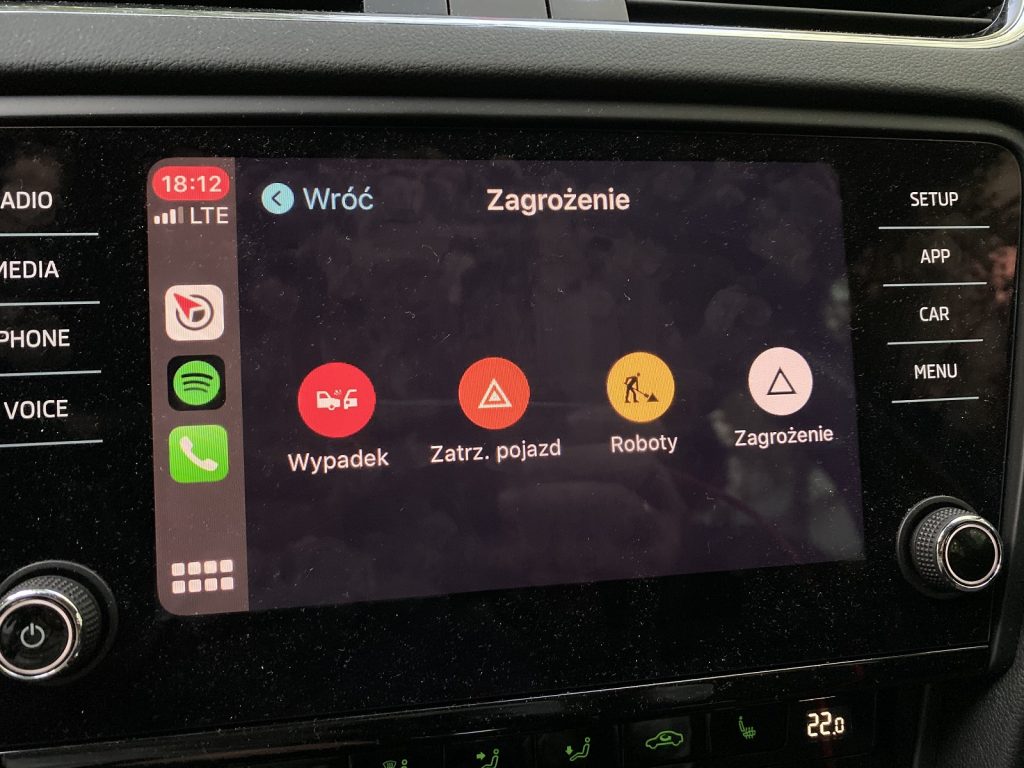 Apple CarPlay Yanosik