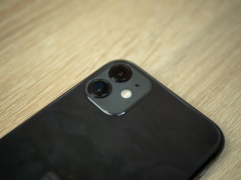 Czy najtańszy iPhone ma sens? Recenzja iPhone 11 oczami użytkownika Androida 17 iphone 11 kamera