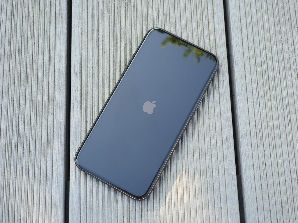 iphone 11 pro front logo apple