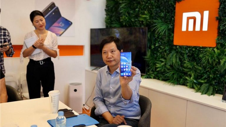 Lei Jun pokazał Mi MIXa Alpha fanom podczas spotkania w Hiszpanii. Czy to oznacza europejską premierę? 11 Lei Jun pokazał Mi MIXa Alpha fanom podczas spotkania w Hiszpanii. Czy to oznacza europejską premierę?