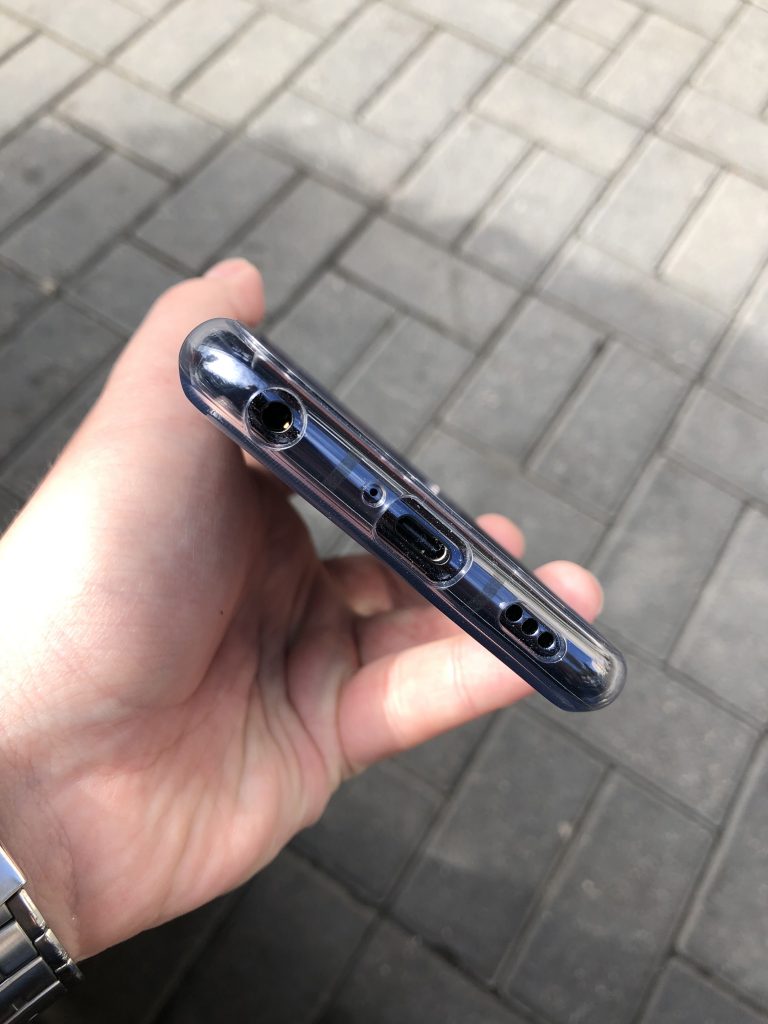 Pokaż mi swoją dłoń, czyli recenzja LG G8S ThinQ. 14 LG G8S ThinQ dół