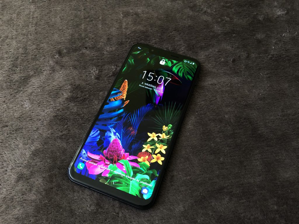 Pokaż mi swoją dłoń, czyli recenzja LG G8S ThinQ. 11 LG G8S ThinQ front