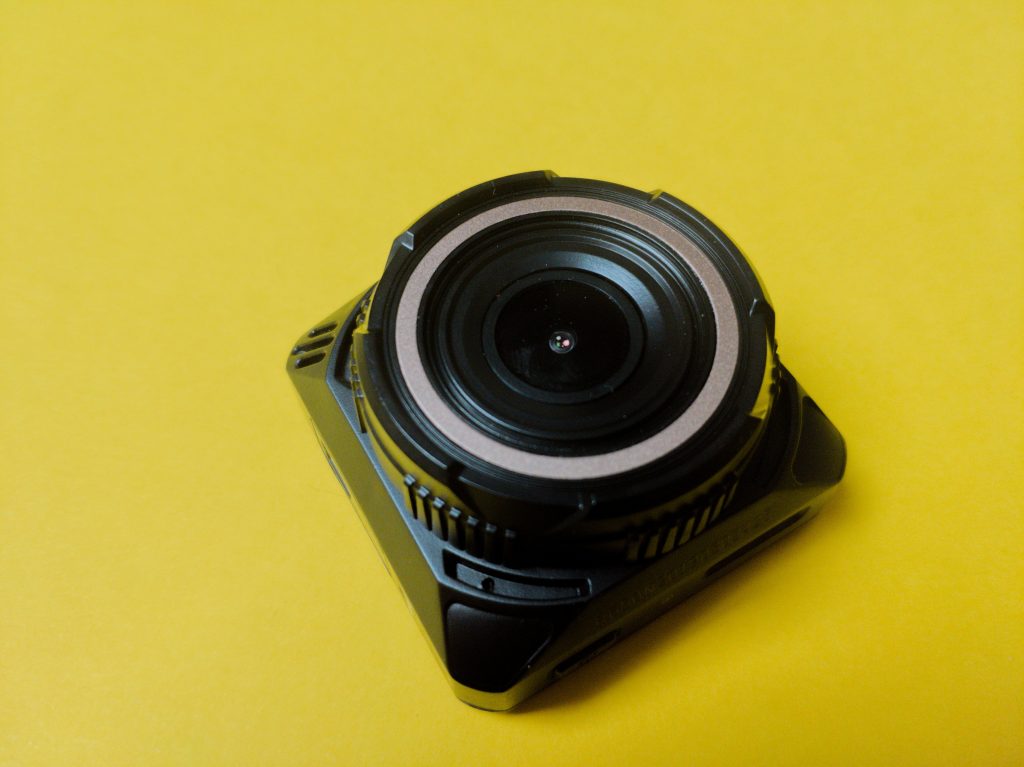 Porównanie wideorejestratorów 70mai Smart Dash Cam Pro, Mio MiVue C320 i Navitel R650 Night Vision 11 Navitel R650 Night Vision