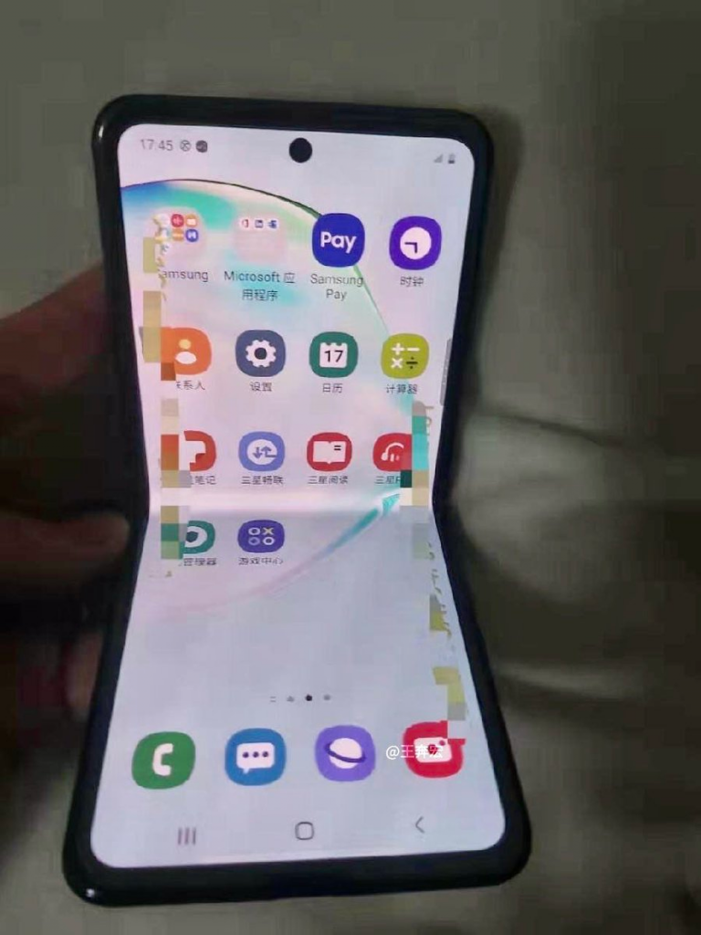 Samsung Galaxy Fold 2 na pierwszych zdjęciach! Plotki stają się rzeczywistością 13 Samsung Galaxy Fold 2 na pierwszych zdjęciach! Plotki stają się rzeczywistością