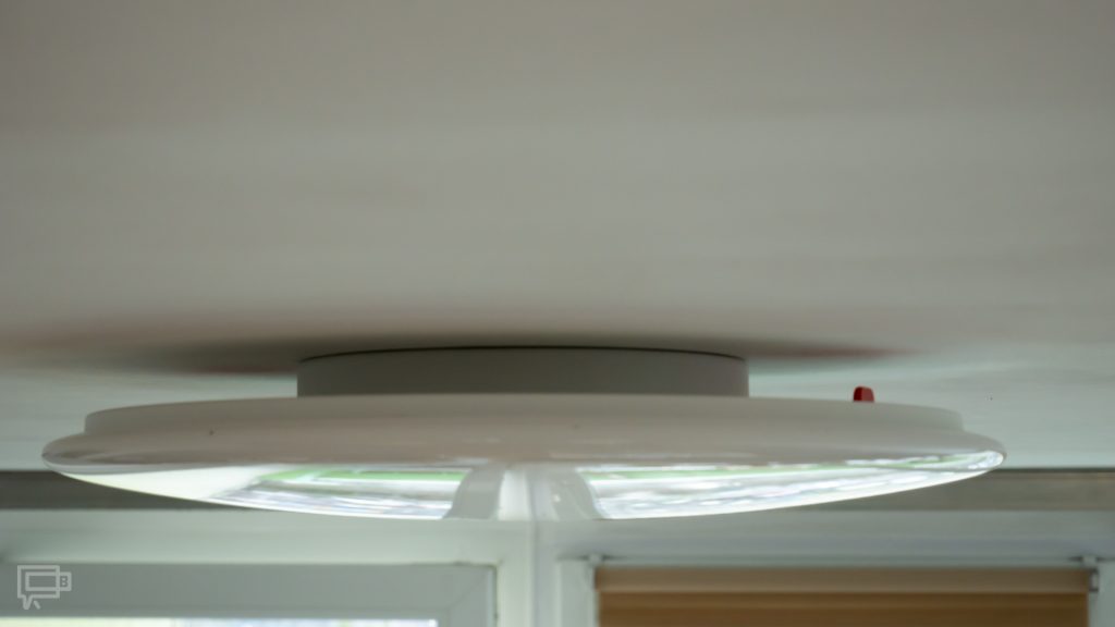 Smart Home z ROOTBLOG: inteligentne oświetlenie domu Yeelight 20 yeelight galaxy ceiling lamp od boku