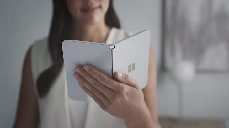 Microsoft Surface Duo może trafić na rynek już latem tego roku