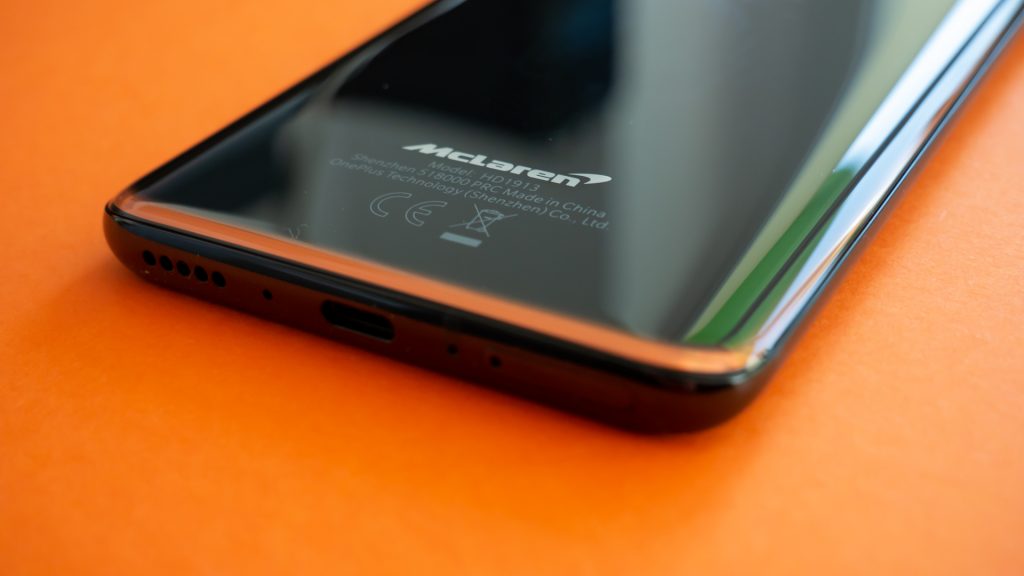 OnePlus 7T Pro McLaren Edition to smartfon prawie kompletny 18 oneplus 7t pro mclaren edition dolna krawędź