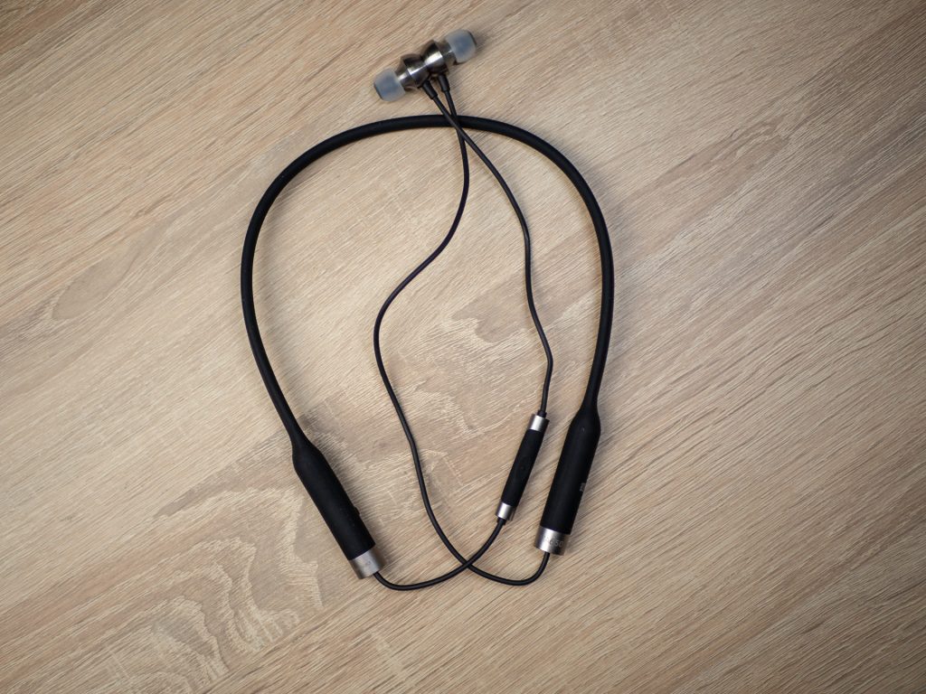 Czy słuchawki bezprzewodowe z pałąkiem mają sens? Recenzja RHA MA650 Wireless