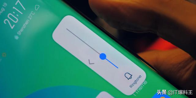 Vivo potwierdza swoją obecność na targach MWC 2020 w Barcelonie 14 Vivo potwierdza swoją obecność na targach MWC 2020 w Barcelonie