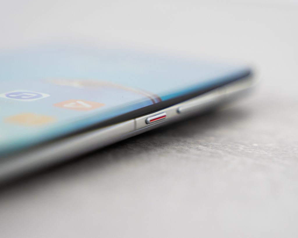 Huawei oficjalnie prezentuje trzy nowe flagowce - P40, P40 Pro oraz P40 Pro+ 23 huawei p40 pro bok