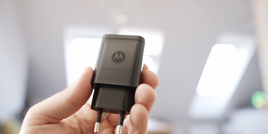 Motorola Moto G8 Power to średniak, który zapewni długi czas pracy na baterii [RECENZJA]
