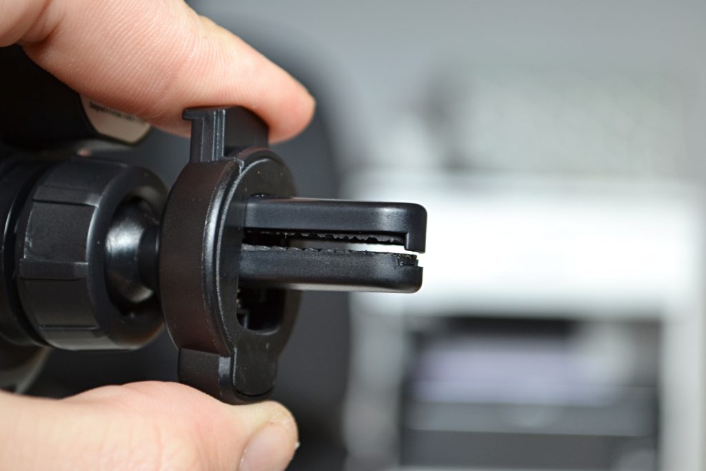 Recenzja uchwytu samochodowego Navitel SH1000 Pro z ładowaniem indukcyjnym 19 Recenzja uchwytu samochodowego Navitel SH1000 Pro z ładowaniem indukcyjnym